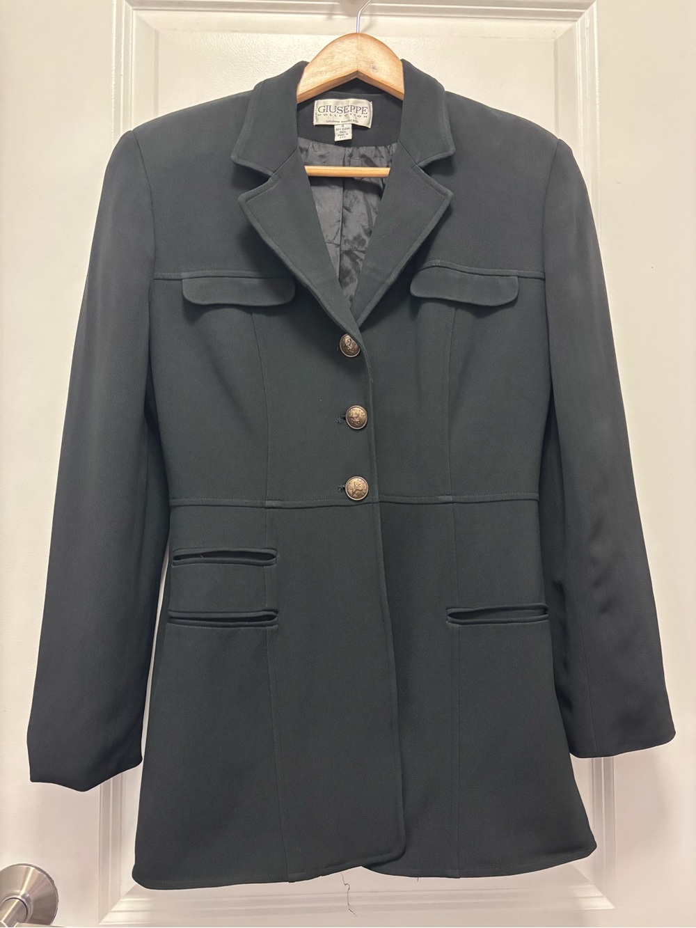 Black Single-Breasted Tailored Blazer